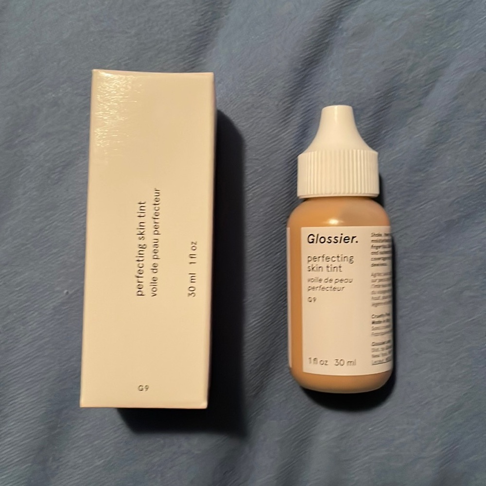BNIB Glossier Perfecting Skin Tint G9
